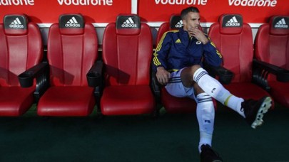 Van Persie Resti çekti