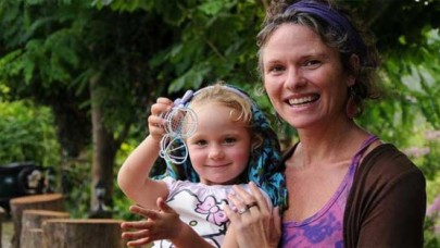 Hayalindeki ülkeyi bulmak için dünyayı dolaşıyor