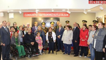 Atatürk ve Cumhuriyet i anlatan fotoğraflar Büyükçekmecede sergilendi