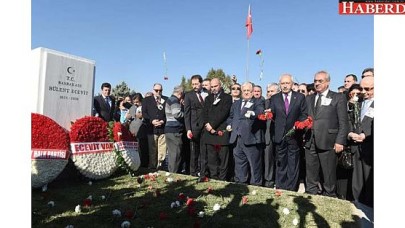 Bülent Ecevit anılıyor