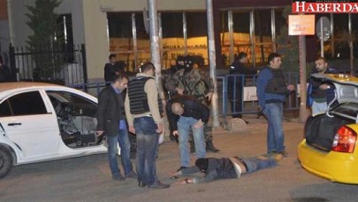 İstanbulda şüpheli bir kişi polise ateş açtı