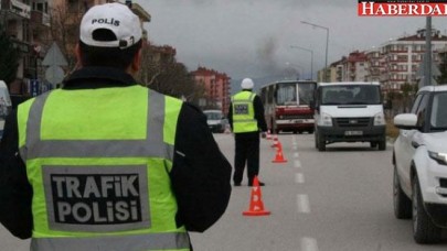 Trafik polisine rüşvet: Tanga ve bikini!