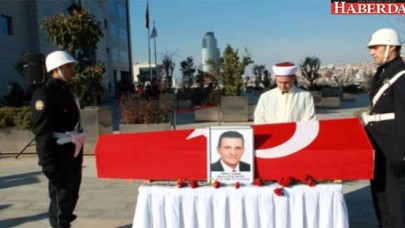 Hakim İçin Adliyede Tören