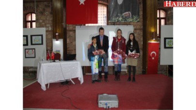 SİLİVRİDE İNSAN HAKLARI VE DEMOKRASİ PANELİ YAPILDI