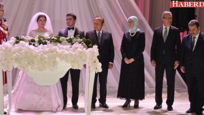 DOKTORLARIN MUHTEŞEM  DÜĞÜNÜ.