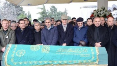 Doğan Şentürk, babasını son yolculuğuna uğurladı