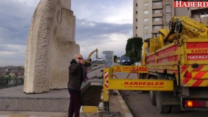 Mehmet Aksoyun ikinci heykeli de kaldırıldı