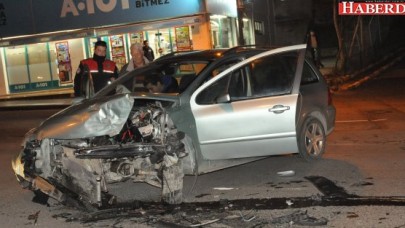 KAZADA SAVRULAN ARAÇ İKİ YAYAYA ÇARPTI!