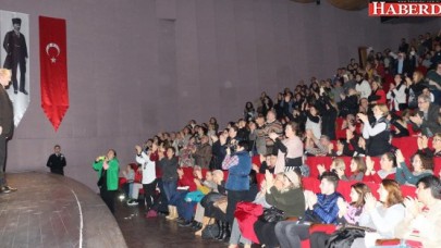 Büyükçekmecede “Atatürk geldi” izdihamı