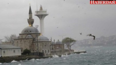 İstanbulda fırtına ve yağmur zor anlar yaşattı