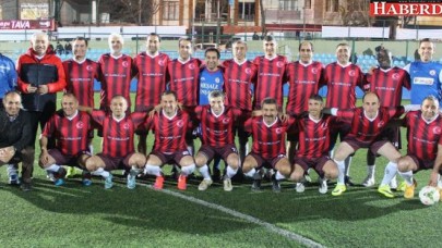 Küçükçekmece de Dostluğun en güzel örneğinin sergileniyor.