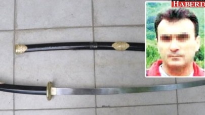 Karısından Şüphelendi, Astsubayı Samuray Kılıcıyla Yaraladı