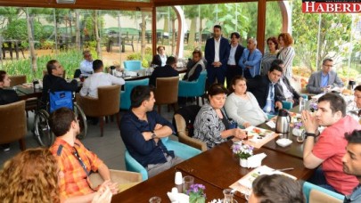 GÖNÜLLERİNCE BİR HAFTA GEÇİRDİLER