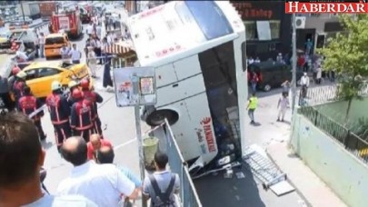 Küçükçekmecede servis otobüsü devrildi