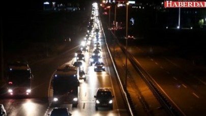 Dönüş yolunda 30 kilometre kuyruk!