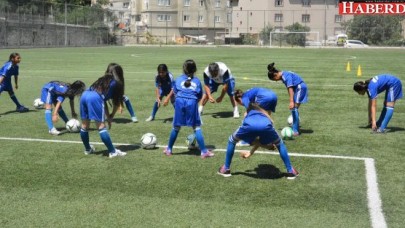 Büyükçekmecenin kızları yeşil sahaya çıktı!