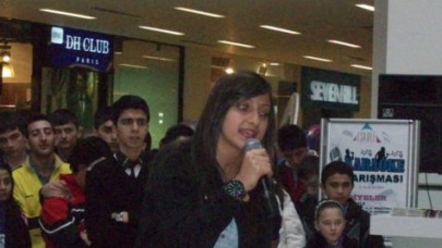 Karaoke yarışmasında kıyasıya rekabet!
