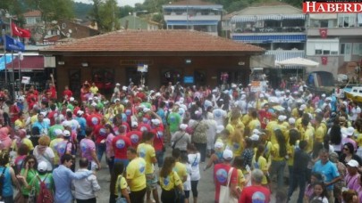 Dünya gençliğini “Barış ve Demokrasi” turunda buluştu