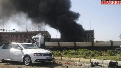 Elazığ Emniyete bombalı araçla saldırı!