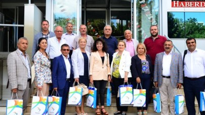 Bayramlıklar miniklere teslim edildi