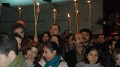 Gazetecilerden Şener ve Şık'a destek eylemi