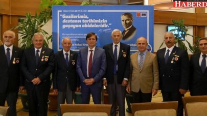 Başkan Akgün gazileri ağırladı