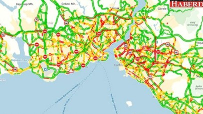 Metrobüs Kazasının Ardından Trafik Kilitlendi