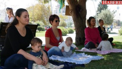 Büyükçekmecede &quot;Anne-Bebek Yogası&quot;na yoğun ilgi