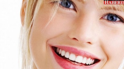 Sebepsiz gülmeye dikkat!