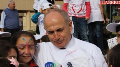 Akgün: Çocuklar kendilerini özgürce ifade edebilmelidir