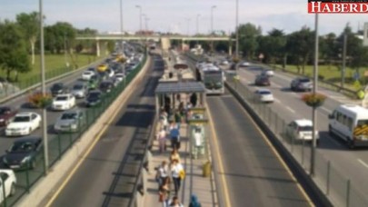 Beylikdüzü metrobüs durağı yakınında silahlı saldırı