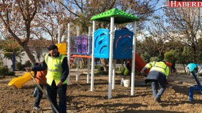 Büyükçekmece Belediyesi yanan parkı 24 saatte yeniledi