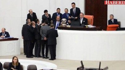 AK Partinin Cinsel İstismar Suçlarıyla İlgili Önergesi Meclisi Karıştırdı