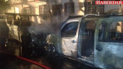 Bağcılarda 5 araç kundaklandı