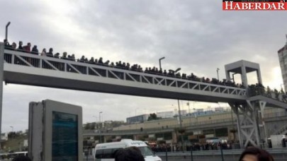 Metrobüs üst geçitlerinde çökme tehlikesi