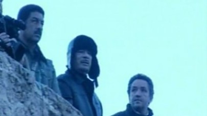 Kaddafi'den Libyalılara: Silahlanın!