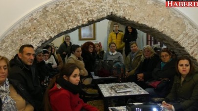 Tarihi hamamda arkeoloji ve sanat konuşuldu