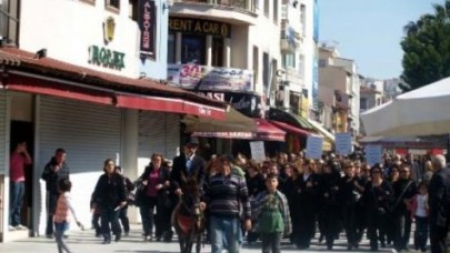 Kuşadası'nda bu kez kadınlar eylemde