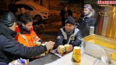 Büyükçekmece Belediyesi’nden soğuk havalarda çorba ikramı