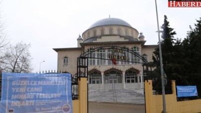 Büyükçekmece Belediyesi, yıkılma riski taşıyan minareyi yıktı