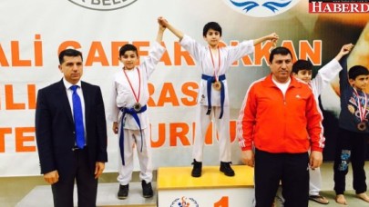 Karatecilerimiz başarıya doymuyor