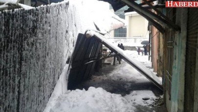 2 Bin Kişilik Kız Öğrenci Yurdunun Çatışı Çöktü