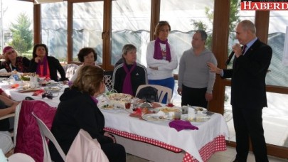 Akgün: Siz kadınlarımıza çok şey borçluyuz
