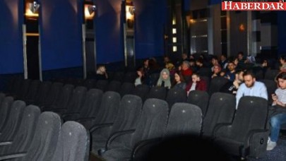 Reis filmi koltukları boş kaldı