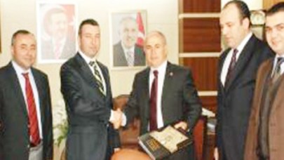 AKGÜN'DEN AKP'YE ZİYARET!