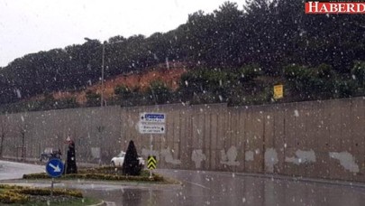 İstanbulun Yüksek Kesimlerinde Lapa Lapa Kar Yağdı