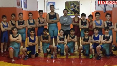 Çatalca Belediyesi Güreş Takımı iddialı hazırlanıyor