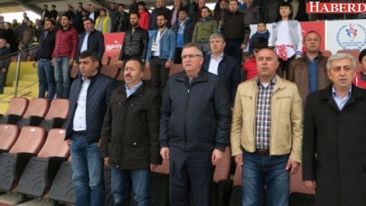 Kara Çatalcaspor-Kırıkkalespor maçını izledi