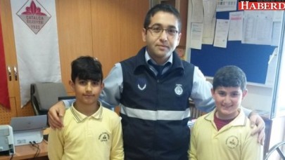 Öğrencilerden örnek davranış