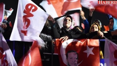 AK Parti referandum sonuçlarını inceliyor